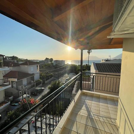 Teo'S 2 Persons Studio Deluxe Patras Exterior photo