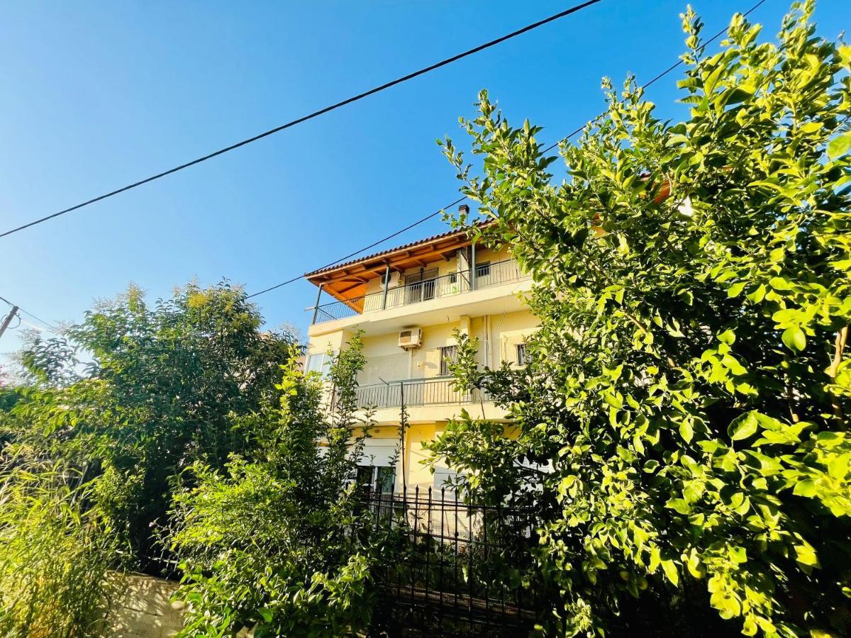 Teo'S 2 Persons Studio Deluxe Patras Exterior photo